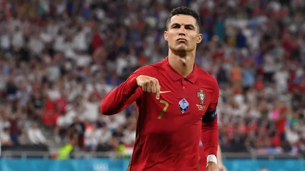 Cristiano Ronaldo jugando con la Selección de fútbol de Portugal (Foto: El Mundo)