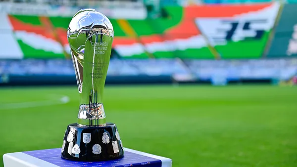 Cruz Azul, América y Rayados aprovecharon el cambio de formato en aquella ocasión y levantaron sus títulos.