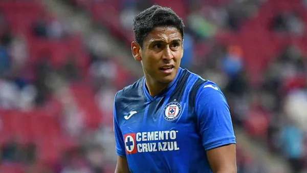Cruz Azul desea evitar que Luis Romo se marche gratis como Orbelín Pineda y tendrían contemplado ponerlo en venta.