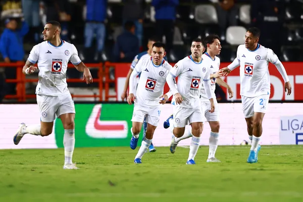 Cruz Azul en su partido contra Pachuca (Foto: Mexsport)