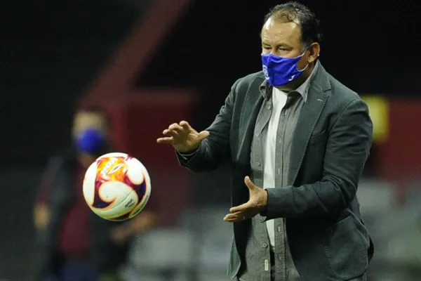 Cruz Azul pasó a las semifinales y Juan Reynoso destacó a la pieza clave del triunfo.