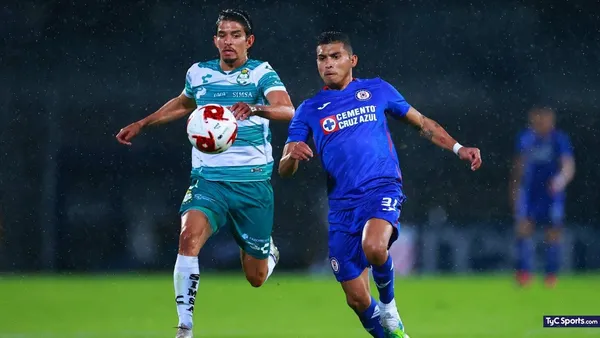 Cruz Azul vs. Santos Laguna se jugará por la segunda fecha de la Liga MX y significará un gran desafío para ambos equipos. Pero por un motivo sorprendente, este encuentro podría no ser televisado. Descubre la explicación para este extraño suceso.