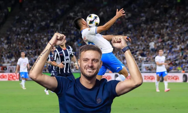 Cruz Azul y una jugada en el estadio Gigante de Acero (Fuente: Cruz Azul)