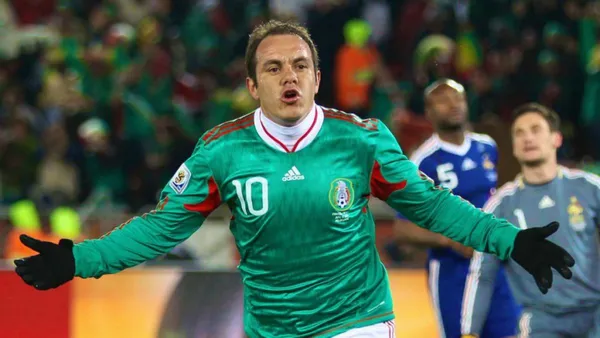 Cuauhtémoc Blanco celebrando un gol (Foto: Mundo Deportivo)