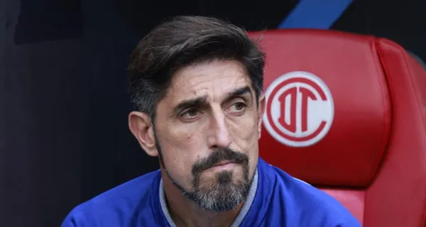 Cuestionan el proceso de Paunovic y hay un DT que si llega a Chivas, no le temblaría sacar a Alexis Vega.