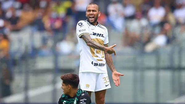Dani Alves no quiere una derrota más con Pumas y alza fuerte la voz en el vestidor de Pumas