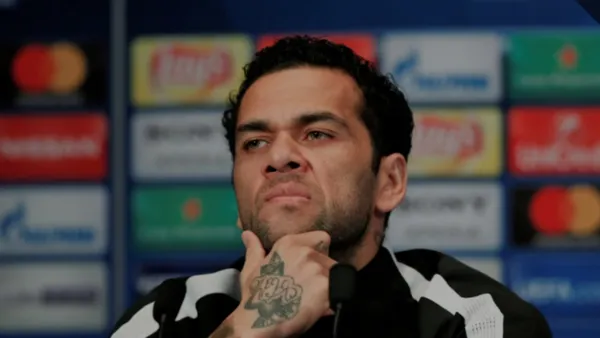 Dani Alves se había mostrado muy feliz mientras jugaba en el San Pablo: ¿Por qué traicionó al club de sus amores?