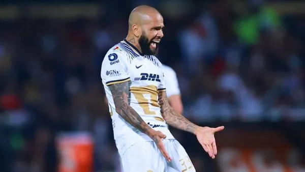 Dani Alves ya no tiene más paciencia por sumar otra derrota con los Pumas