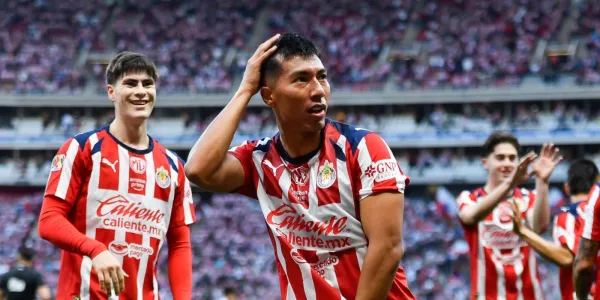 Daniel Aguirre encabezó el triunfo de Chivas en su debut en Liga MX ante Pachuca