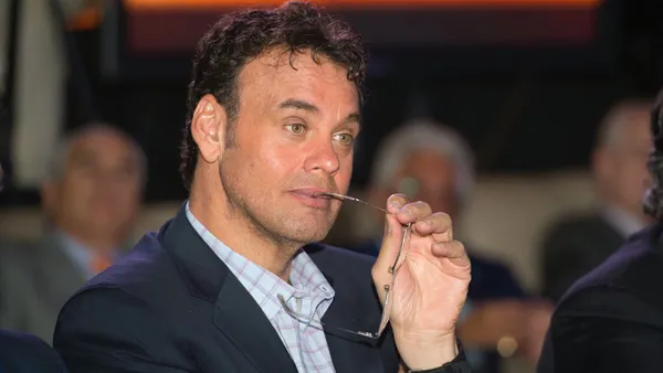 David Faitelson es uno de los periodistas que jamás se guarda lo que piensa y el tema de la continuidad de Michel Leaño al frente de Chivas no pasó desapercibido para el comunicador.