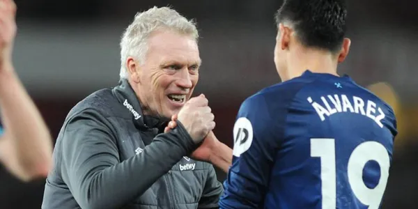 David Moyes y Edson Álvarez durante partido del West Ham United / Foto: Diario Marca