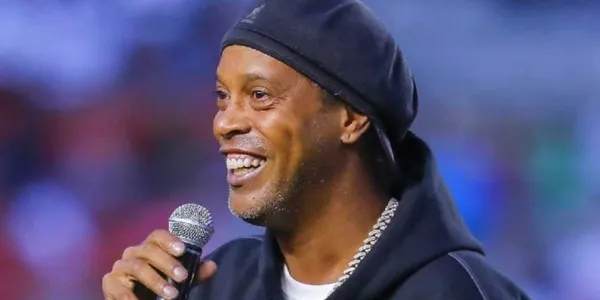 De ganar millones en Europa, conoce lo que cobró Ronaldinho por inaugurar el partido del Querétaro FC