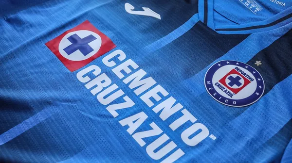 Después de dos años de tener como patrocinador del uniforme a la marca Joma, Cruz Azul piensa cambiar de marca, y esta es la verdadera razón.