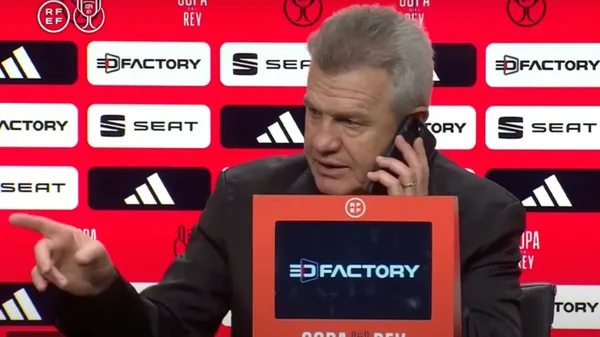 Destapan quién llamó a Javier Aguirre en la conferencia de prensa