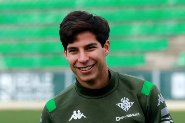 Diego Lainez ahora que es figura en el Real Betis se gana otro apodo muy distinto al 'Factor Lainez'.