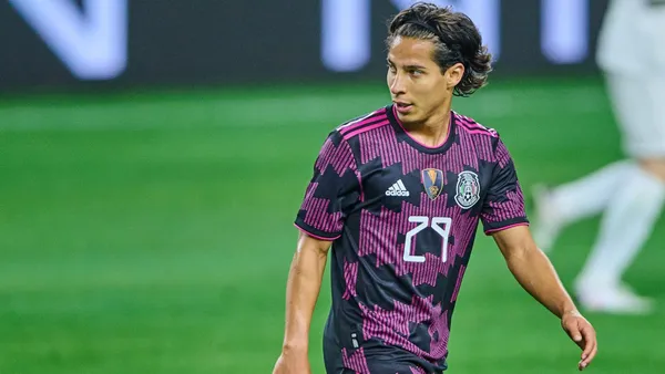 Diego Lainez con la camiseta de la Selección de fútbol de México (Foto: Latinus)