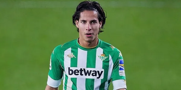 Diego Lainez llegaría al Real Betis y ay le buscan truncar su carrera en España
