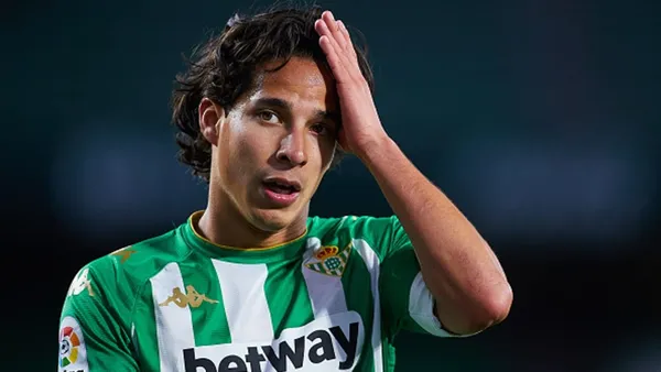 Diego Lainez no compagina en el Real Betis y sin querer, reveló el que sería su próximo destino