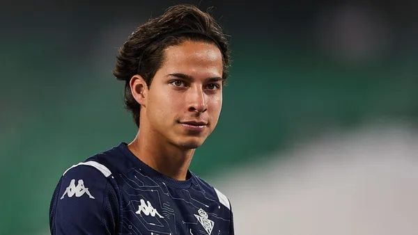 Diego Lainez no estaría contento de jugar en el Real Betis por esta razón.