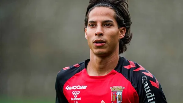 Diego Lainez tiene minutos en Portugal y en las redes sociales le colocan un nuevo apodo al mexicano