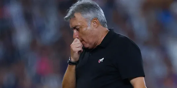 Domènec Torrent tendría un problema importante en Rayados