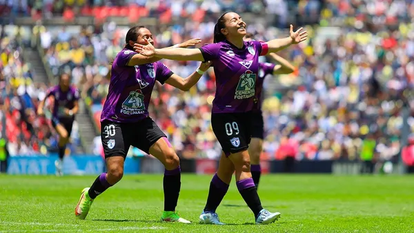 Duelo en la parte media.