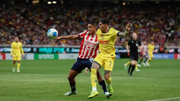 Duelo entre Chivas vs América (Foto: MEXSPORT)