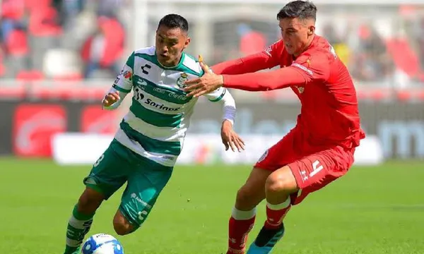 Duelo entre los Escarlatas y los Guerreros.