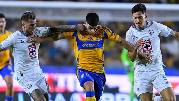 Duelo entre Tigres y Cruz Azul (Foto: MEXSPORT)