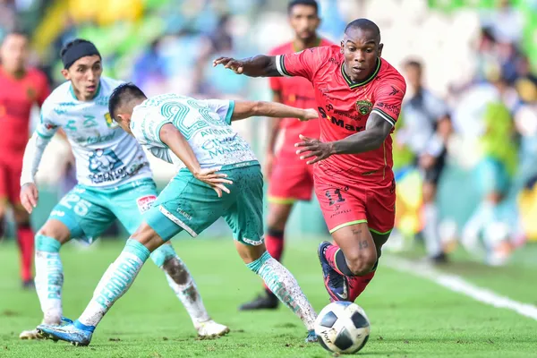 Duelo para arrancar la jornada doble.