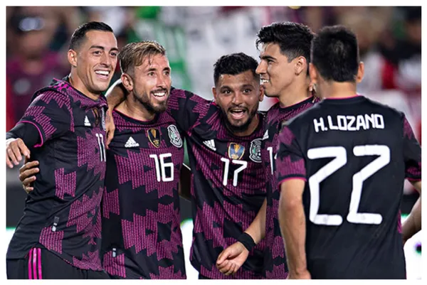 Durante la Gran Final de la Copa Oro entre México y Estados Unidos, el público mexicano abucheó de manera unánime el ingreso de Carlos Salcedo, la cual fue la más sonora incluso cuando fue mencionada la alineación del equipo de las barras y las estrellas.