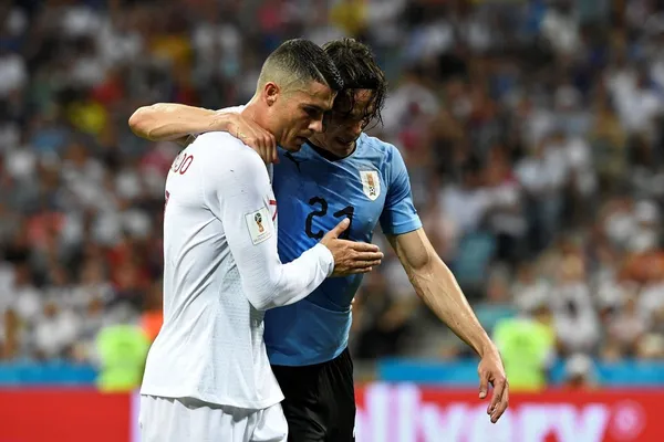 Edinson Cavani comentó la última hazaña de Cristiano Ronaldo. Averigua qué dijo sobre el astro portugués.