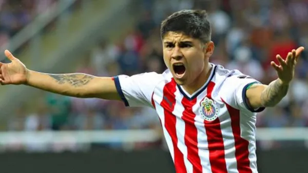 Eduardo López está en búsqueda de equipo, todavía no consigue firmar contrato y esto hace para olvidar el mal momento que vive.