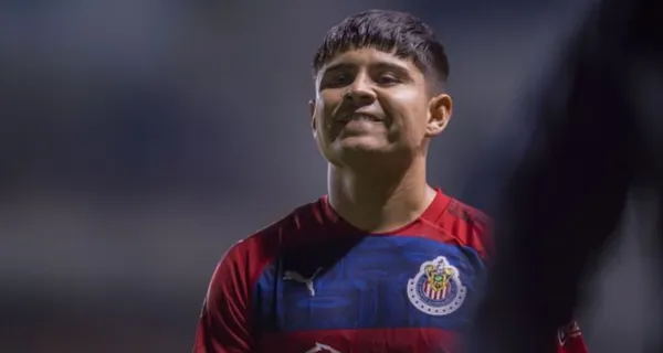 Eduardo López falla una oportunidad con la playera de Chivas (Fuente: Mexsports)