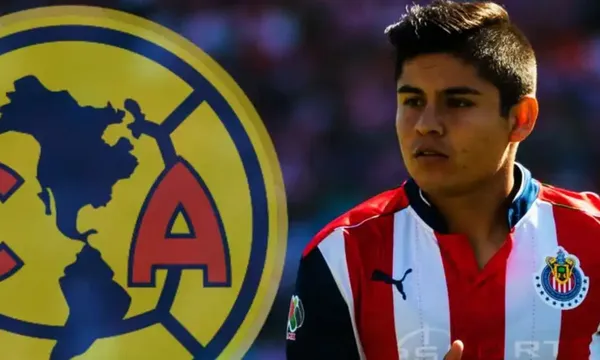 Eduardo López trota en un partido de las Chivas de Guadalajara (Fuente: Invictus)