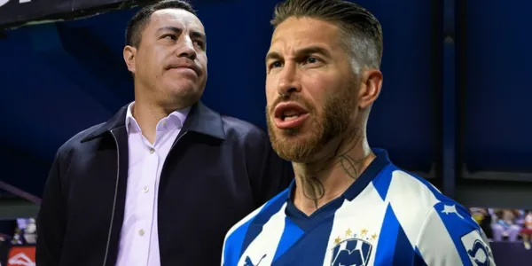 Efraín Álvarez y Sergio Ramos (Foto: MEXSPORT y GROK)