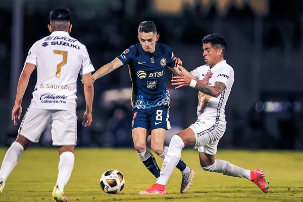 El América no pasó del empate a cero ante los Pumas, y su planteamiento generó la molestia de David Faitelson.