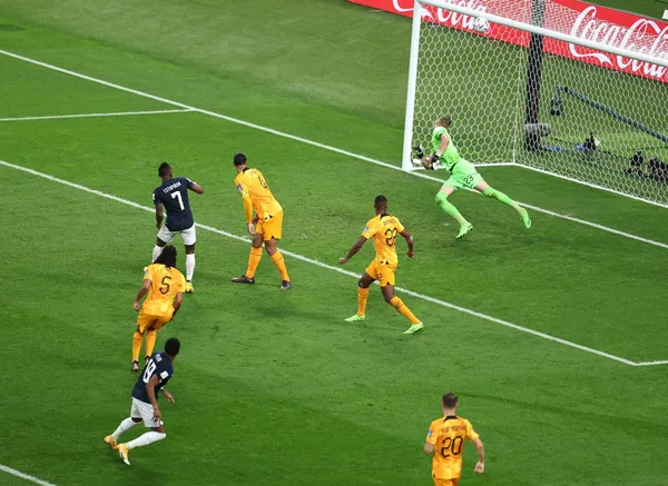 El anfitrión buscará no pasar a la historia en aspectos negativos.