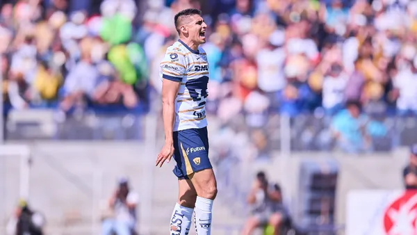 El arbitraje vuelve a estar en medio de la polémica, ahora en CU | Foto: MexSport