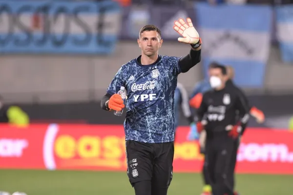 El arquero argentino Emiliano Martínez, se ha convertido en uno de los jugadores más populares del momento. Aquí explicamos la razón del apodo de "Dibu".