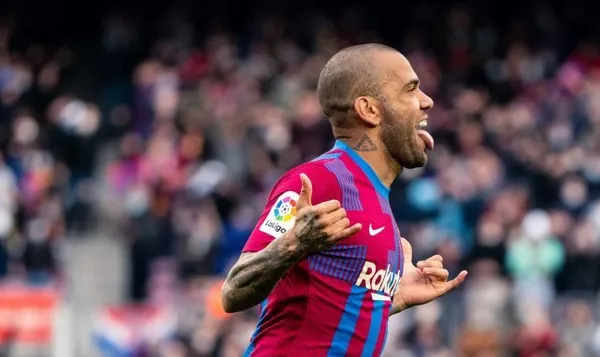 El Barcelona le renovará el contrato al lateral por un año más