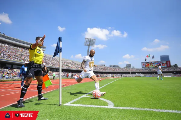 El brasileño no se deja de nadie.