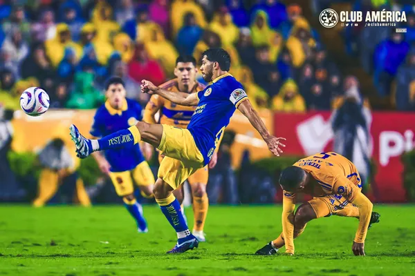 El campeón del futbol mexicano recibe al líder del certamen.