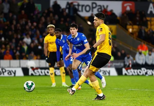 El canterano del equipo no la pasa bien en Europa.