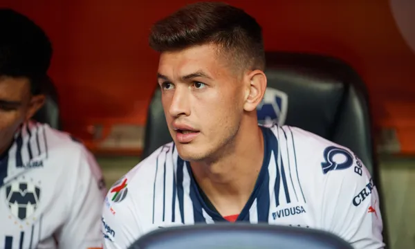 El central salió a la banca para el partido que jugó Monterrey contra Mazatlán