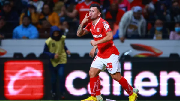 El chileno la sigue rompiendo en el cuadro Rojo