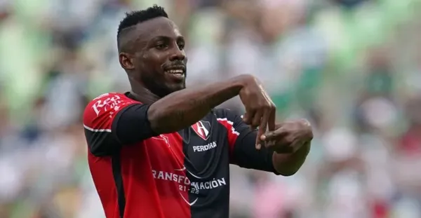 El Club América busca a Julián Quiñones a como dé lugar.