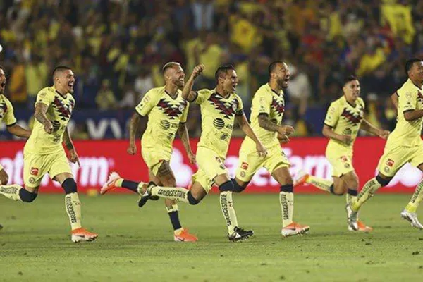El club América cada semestre intenta hacer a su plantilla com más integrantes de nacionalidad Mexicana, por lo cual contempla dejar fuera de su lista a dos jugadores importantes.