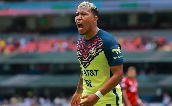 El colombiano le pone picante al clásico nacional.