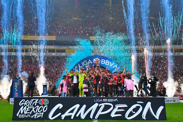 El comentarista y aficionado de Chivas le exigió a Chivas ponerse a trabajar y dejar de intentar opacar al Atlas.